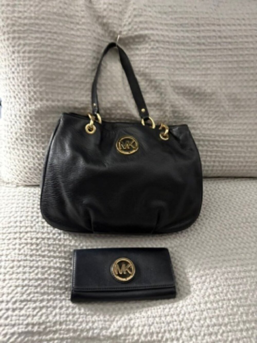Michael Kors Fulton Chain Tote Black Pebbled Leather Handbag with Wallet